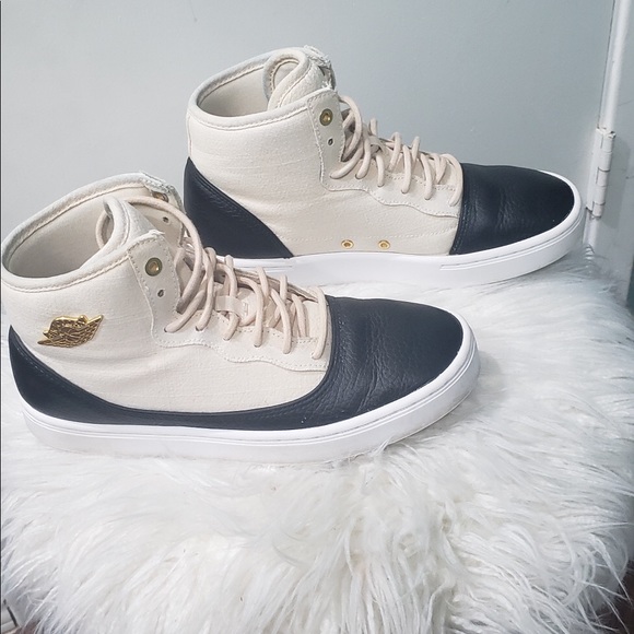 Air Jordan - Picture 3 of 4